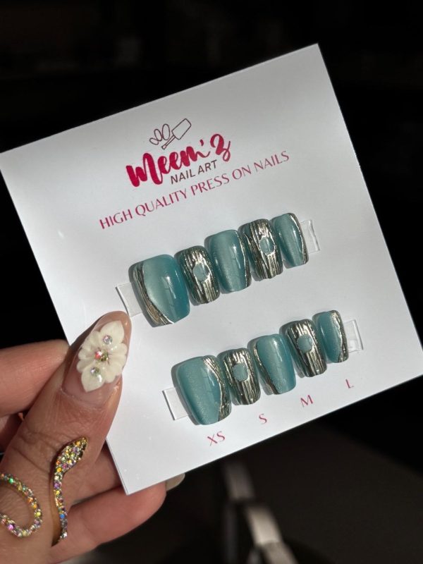Meemz Press On Nails - Ice blue cat eye with gold art