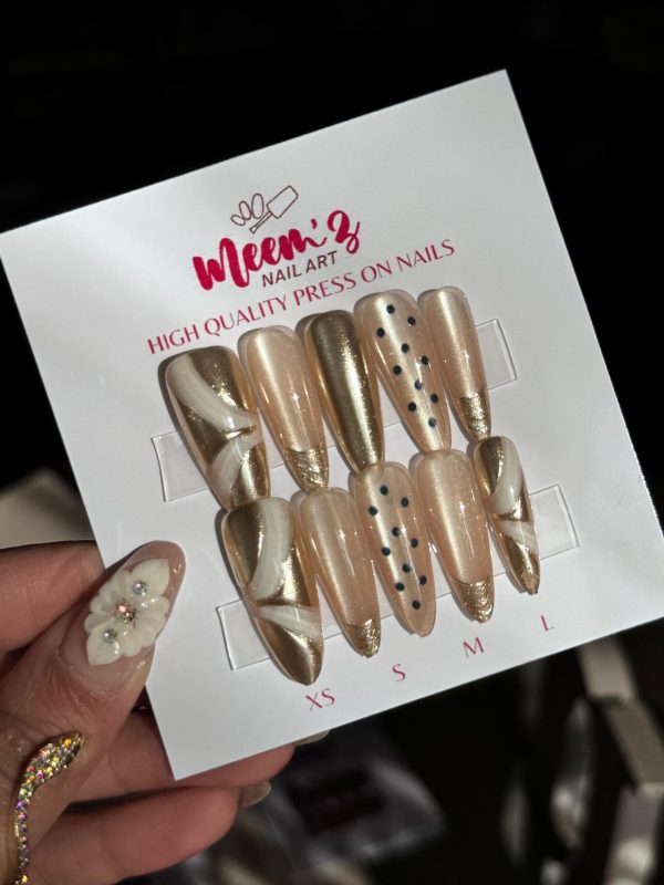 Meemz Press On Nails- Nude Cat eye and Metallic chrome gold