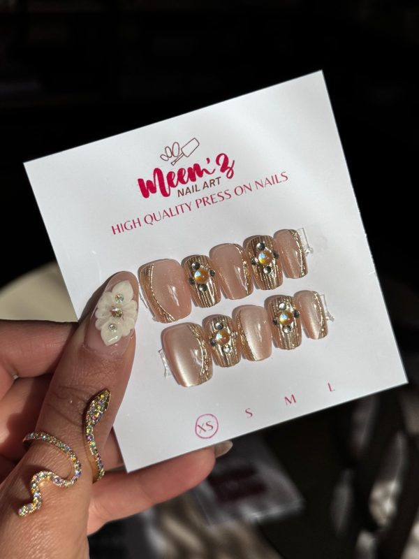 Meemz Press On Nails- Nude and gold