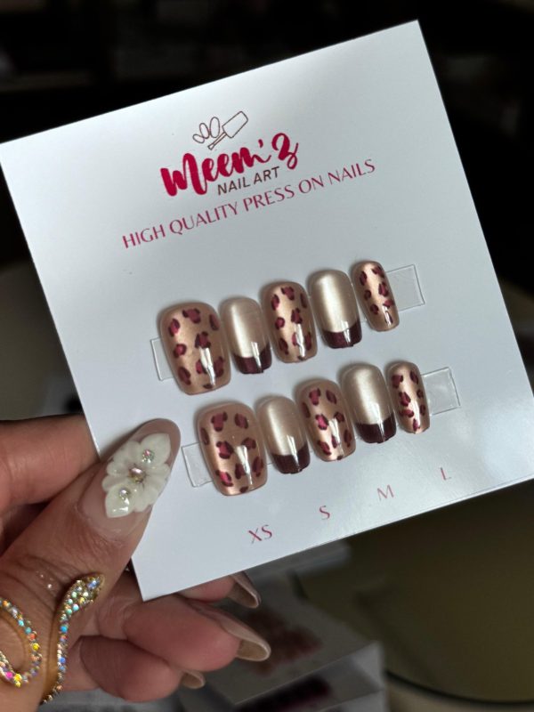 Meemz Press on nails- Cat eye nails with tiger print