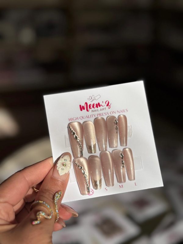 Meemz Press on Nails - Nude Pink Cat eye