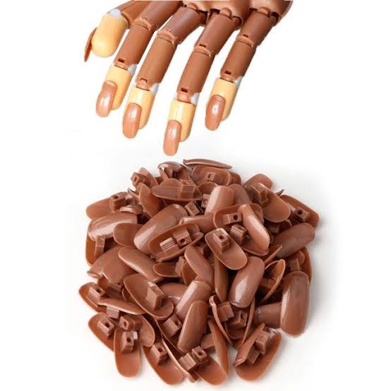 Nail_practice_hands_fingers.jpg Nail_practice_hands_fingers.jpg