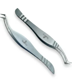 The Nailistry Professional Lash Extension Tweezer with Volume Fiber Tip features a wide flat angled tip specifically designed for picking up and making volume lash fans. The Nailistry tool range is exclusively available in Pakistan at Meem'z.