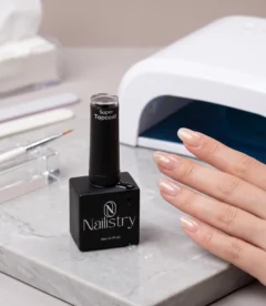 Nailistry super no-wipe UV gel top coat 18ml mirror gloss finish exclusively in Pakistan